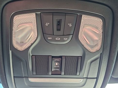 Used 2021 RAM 1500 Big Horn image 31