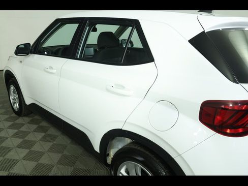 Used 2026 Hyundai Venue SE image 18