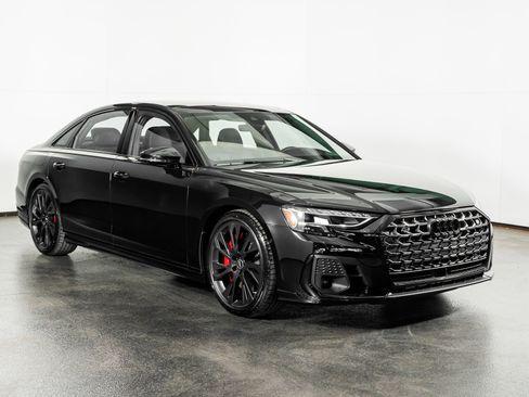 Used 2025 Audi S8 image 4