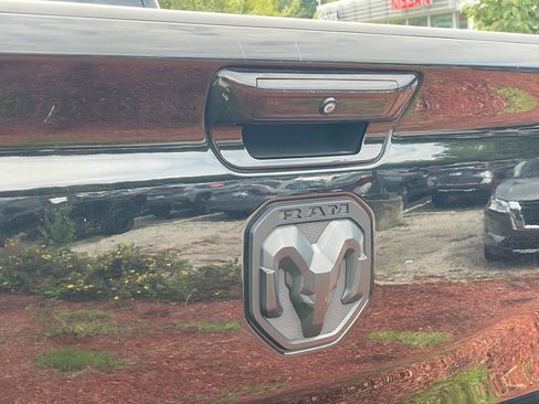 Used 2023 RAM 1500 Big Horn AWD/4WD image 40