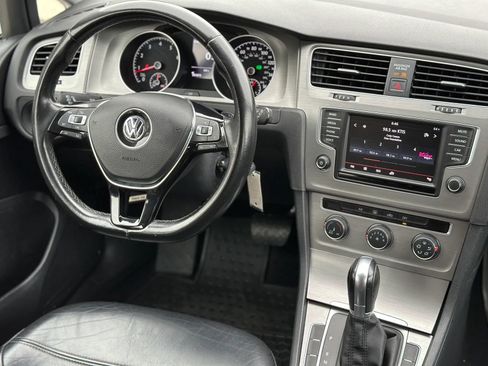 Used 2016 Volkswagen Golf S FWD image 25
