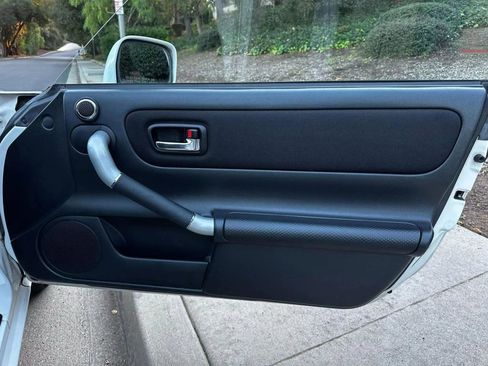 Used 2005 Toyota MR2 image 25