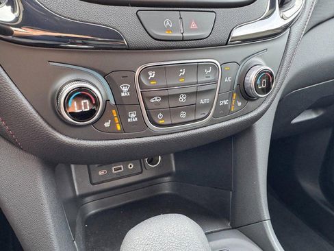 Used 2024 Chevrolet Equinox RS w/ RS Leather Package image 18