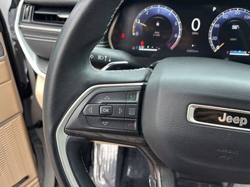 Used 2021 Jeep Grand Cherokee L Limited image 23