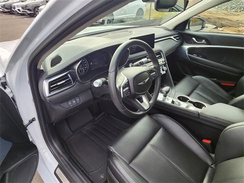 Used 2025 Genesis G70 2.5T image 5