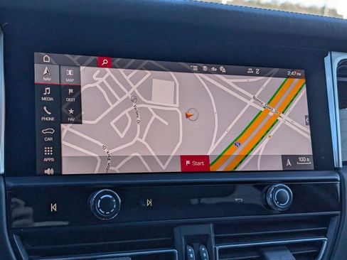 Certified 2023 Porsche Macan S image 13