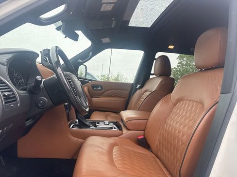 Used 2024 INFINITI QX80 Sensory w/ Cargo Package AWD/4WD image 17