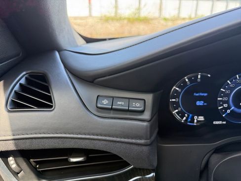 Used 2020 Cadillac Escalade Platinum AWD/4WD image 41