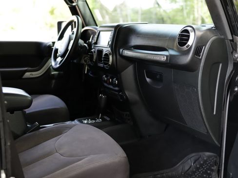 Used 2015 Jeep Wrangler Unlimited Sport AWD/4WD image 24