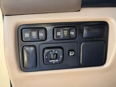 Used 2000 Lexus LX 470 4WD image 14