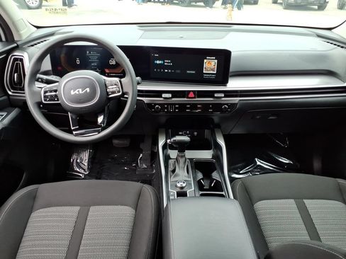 Certified 2024 Kia Sorento LX FWD image 10