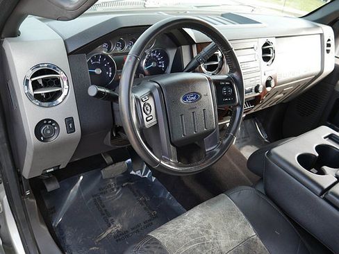 Used 2011 Ford F250 Lariat w/ Chrome Pkg image 11