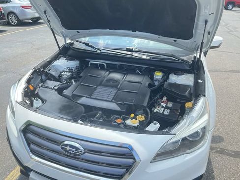 Used 2017 Subaru Outback 3.6R Touring w/ Popular Package #5A AWD/4WD image 31