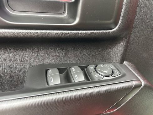 Used 2025 Chevrolet Silverado 2500 Custom w/ Custom Value Package image 13