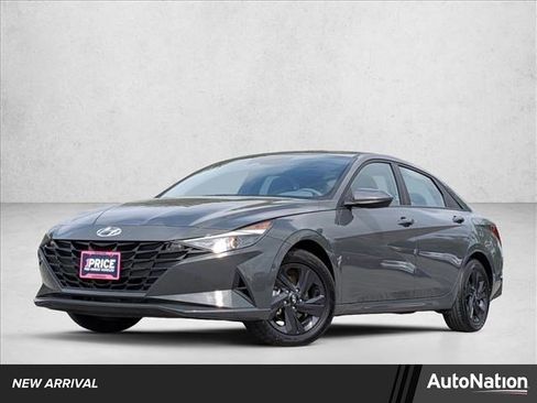 Used 2023 Hyundai Elantra Blue image 1