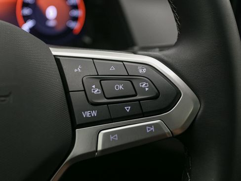 Certified 2025 Volkswagen Atlas Peak Edition SE AWD/4WD image 38