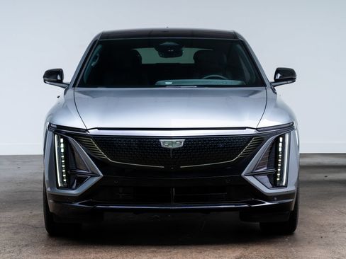 Used 2024 Cadillac Lyriq Sport AWD/4WD image 2