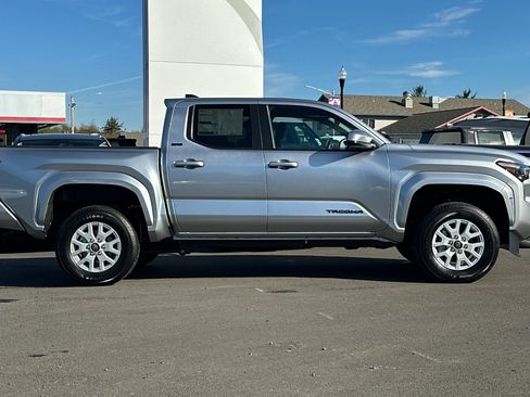 New 2025 Toyota Tacoma SR5 image 4