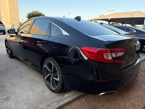 Used 2018 Honda Accord Sport image 7