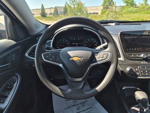 Used 2022 Chevrolet Malibu LT FWD image 17