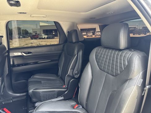 Used 2024 Hyundai Palisade Limited FWD image 9