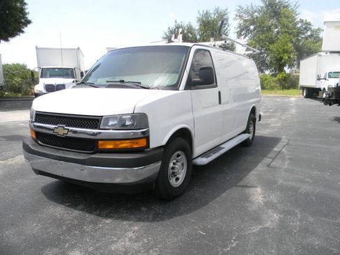 Used 2020 Chevrolet Express 2500 w/ Driver Convenience Package RWD image 1