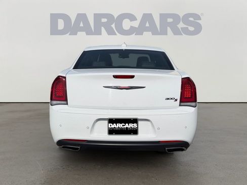 Used 2022 Chrysler 300 S RWD image 6