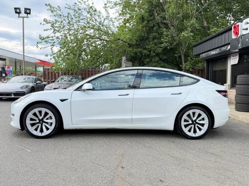 Used 2021 Tesla Model 3 Standard Range Plus RWD image 9
