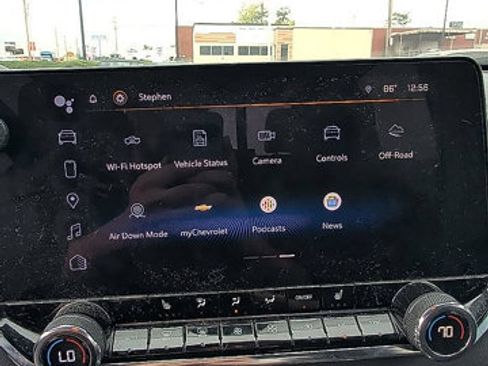 Used 2023 Chevrolet Colorado Z71 w/ Z71 Convenience Package 2 AWD/4WD image 22