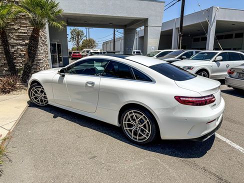 Used 2022 Mercedes-Benz E 450 4MATIC Coupe w/ AMG Line image 4