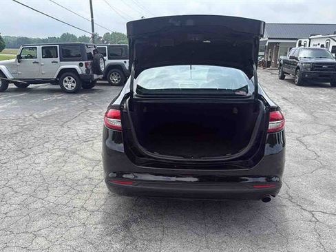 Used 2017 Ford Fusion SE FWD image 9