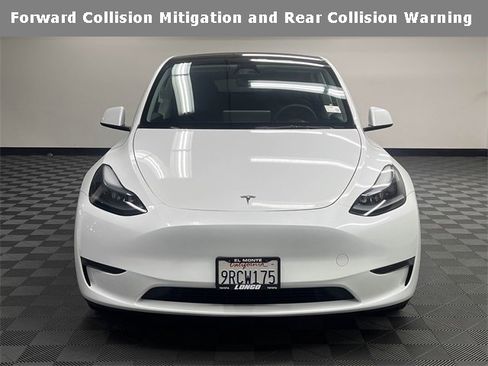 Used 2025 Tesla Model Y Long Range image 3
