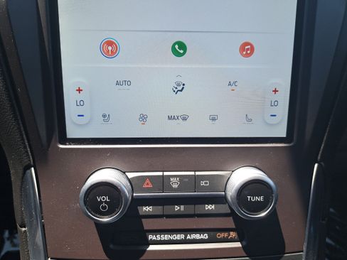 Used 2021 Ford Edge Titanium AWD/4WD image 22
