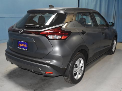 New 2025 Nissan Kicks Play S FWD image 20