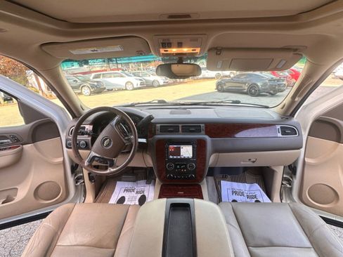 Used 2012 Chevrolet Suburban LTZ image 14