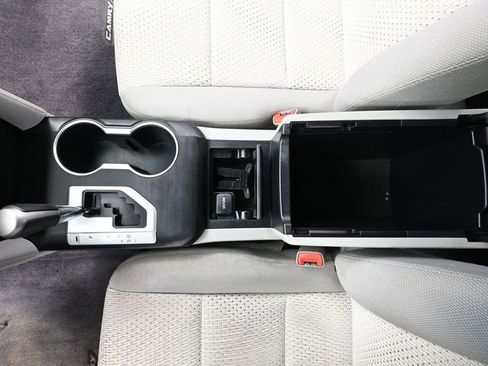 Used 2012 Toyota Camry LE image 30