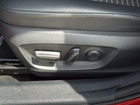 Used 2023 Toyota Camry SE image 18