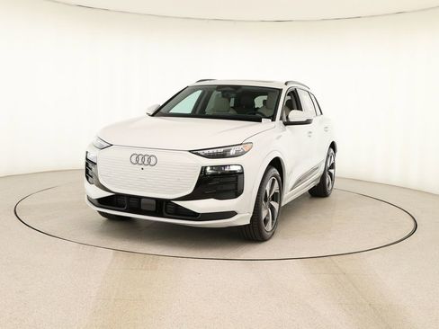 New 2025 Audi Q6 e-tron Premium Plus image 12