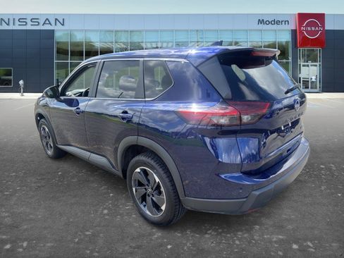 Certified 2025 Nissan Rogue SV AWD/4WD image 7