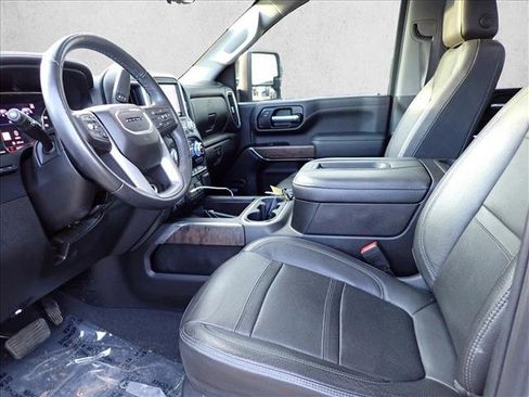 Used 2022 GMC Sierra 3500 Denali w/ Denali Ultimate Package image 12