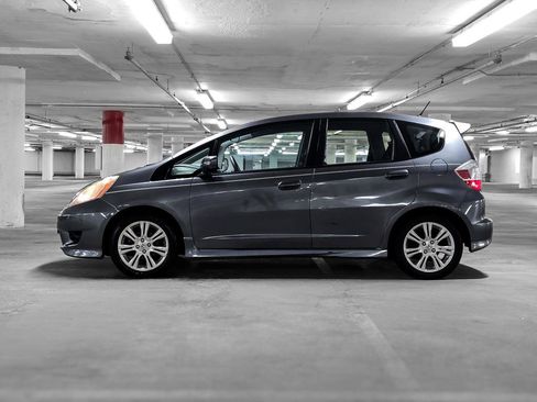 Used 2011 Honda Fit Sport image 12