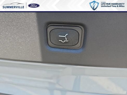 New 2026 Ford Expedition Active RWD image 17