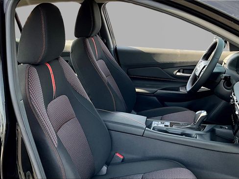 New 2026 Nissan Sentra SR FWD image 18