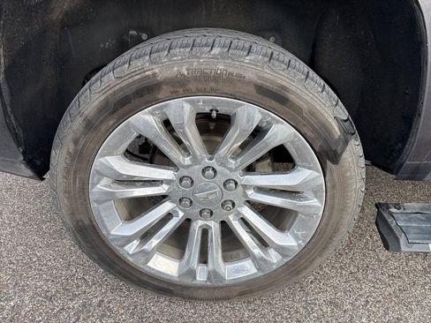 Used 2018 Cadillac Escalade Premium Luxury w/ LPO, Radiant Package image 5