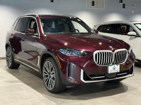 Used 2024 BMW X5 xDrive40i w/ Premium Package AWD/4WD image 3