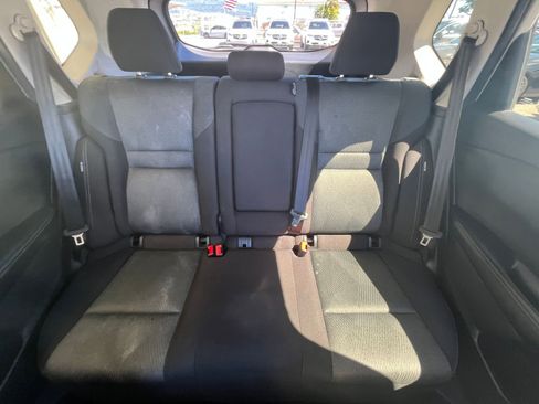 Used 2024 Nissan Rogue SV image 40