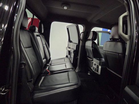 Used 2018 Ford F250 Lariat w/ Lariat Value Package AWD/4WD image 9