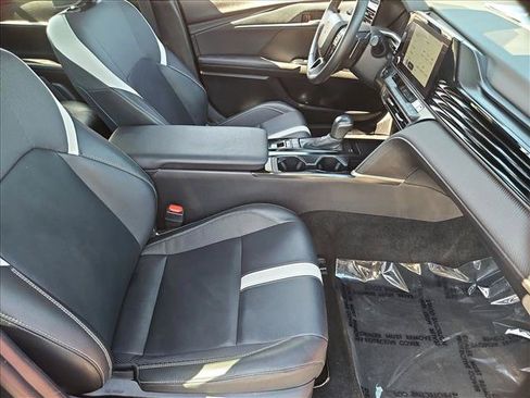 Used 2025 Toyota Camry SE FWD image 26