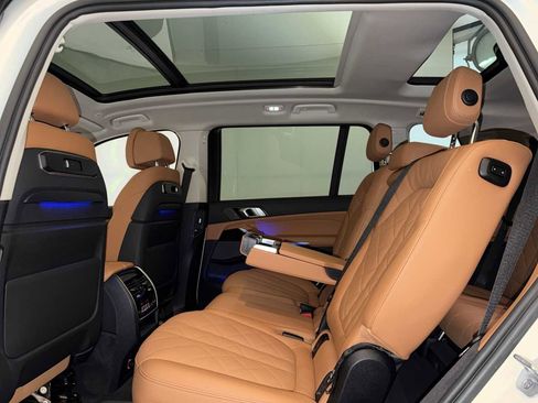 Used 2023 BMW X7 xDrive40i w/ Premium Package image 21
