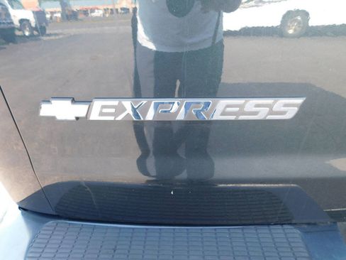 Used 2018 Chevrolet Express 2500 w/ Enhanced Convenience Package RWD image 36